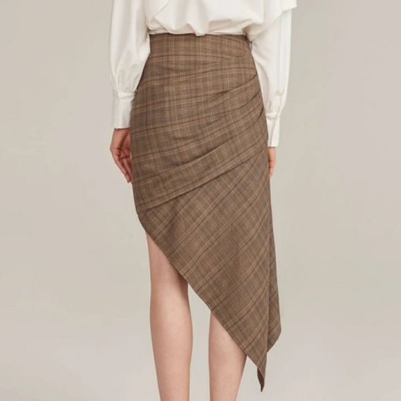 New Asymmetrical skirt - Picture 6 of 8